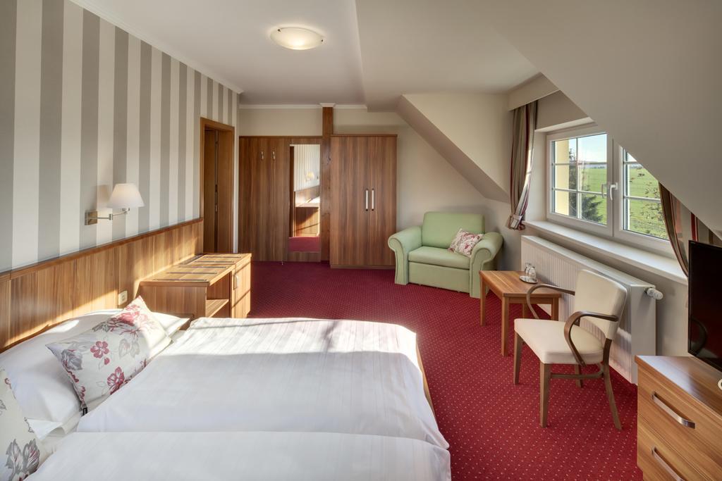 Hotel Kolonie Křivoklát Zimmer foto